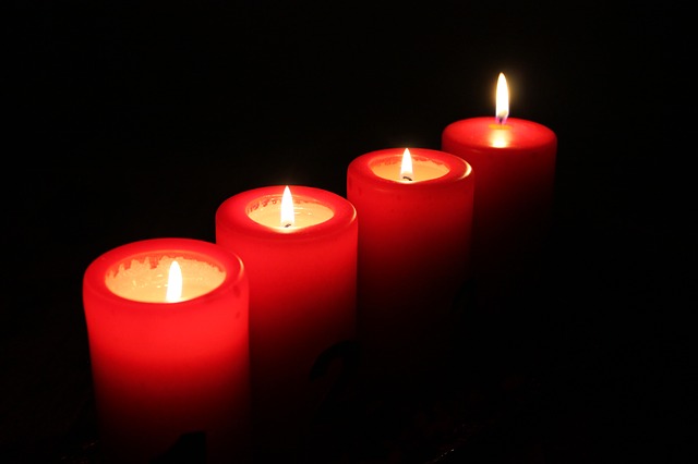 candles-621179_640.jpg